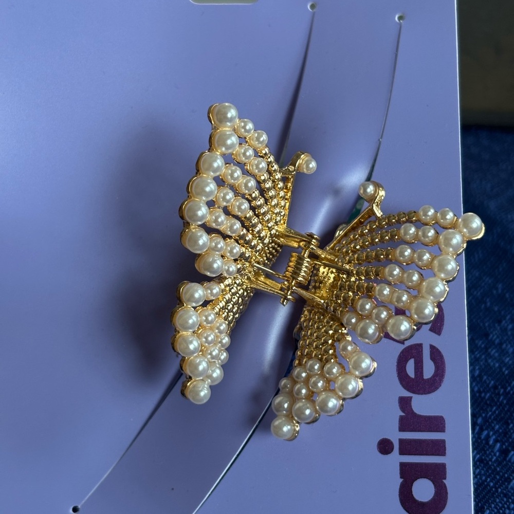 Claire's Gold Pearl Butterfly Hair Clip